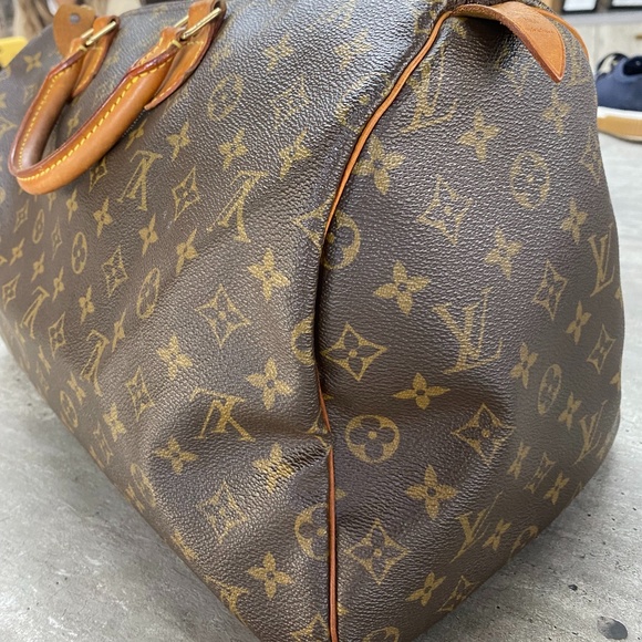 Louis Vuitton Vintage Speedy 35 Monogram Canvas Bag - Picture 9 of 13